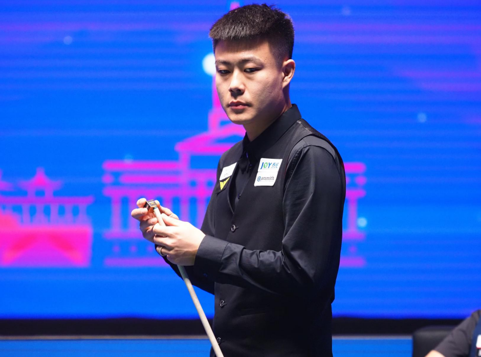 强势冲刺的 强势冲刺的