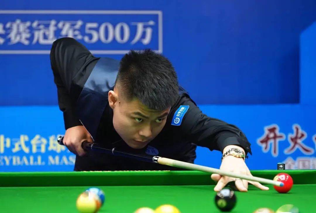 岁黑小伙的 岁黑小伙的